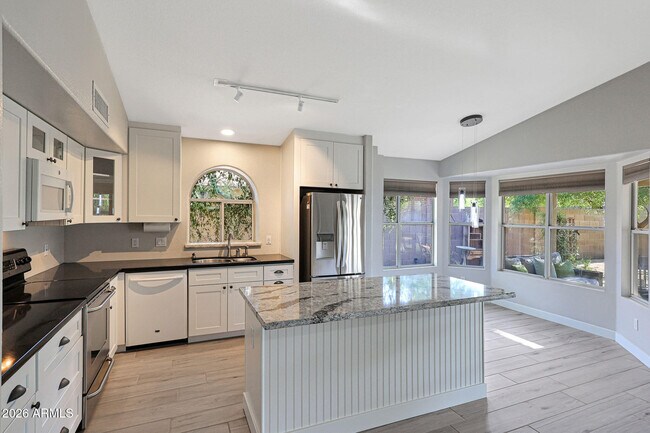 14215 N 56th Pl Scottsdale, AZ 85254 photo 4