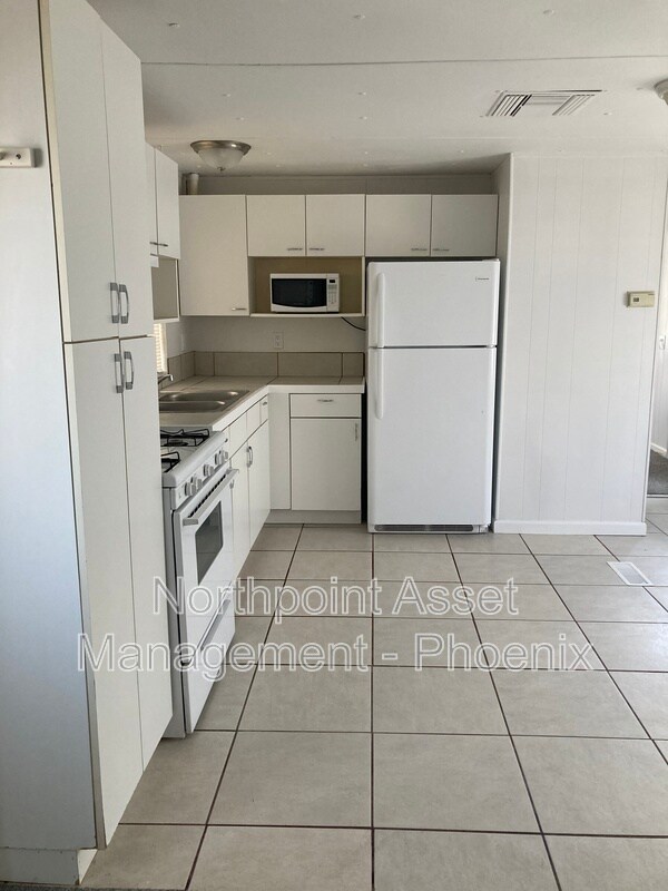 16005 N 32nd St Phoenix, AZ 85032 photo 3