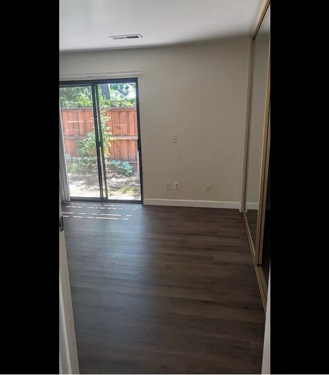 2398 Walters Way Concord, CA 94520 photo 2