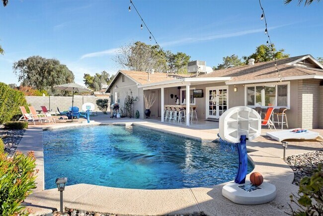 4820 E Poinsettia Dr Scottsdale, AZ 85254 photo 3