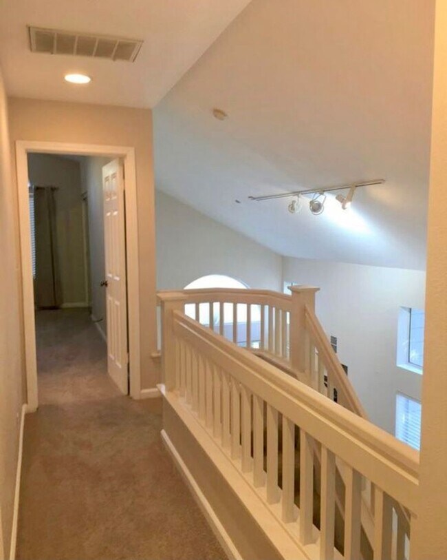 6280 Ceanothus Ln San Jose, CA 95119 photo 4