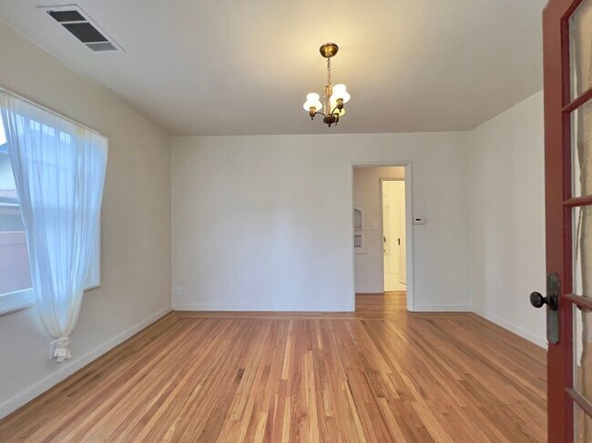 2219 Laurel St Napa, CA 94559 photo 4