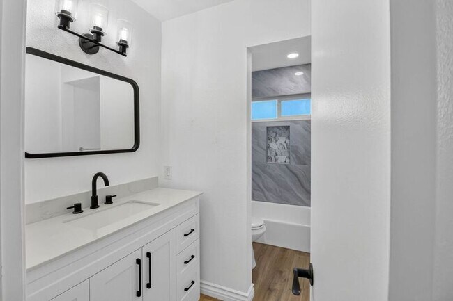 806 E 4th Ave Escondido, CA 92025 photo 5