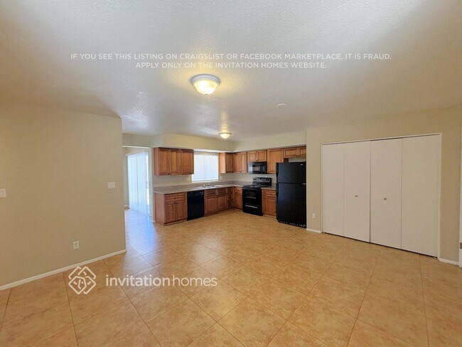 6116 W Evans Dr Glendale, AZ 85306 photo 4
