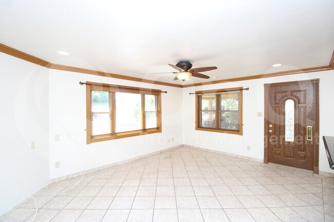 15 E 14th St Tempe, AZ 85281 photo 4