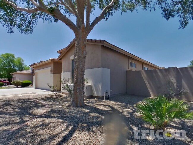6147 West Oraibi Drive, Glendale, AZ 85308 photo 2
