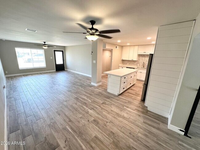 2220 E Heatherbrae Dr Phoenix, AZ 85016 photo 5
