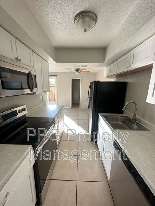 6046 W Townley Ave Glendale, AZ 85302 photo 3