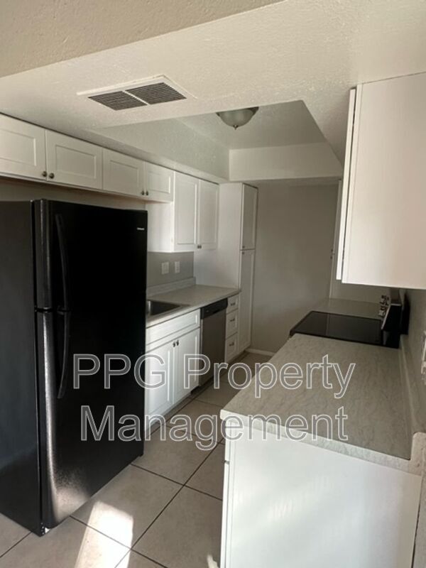 6046 W Townley Ave Glendale, AZ 85302 photo 4