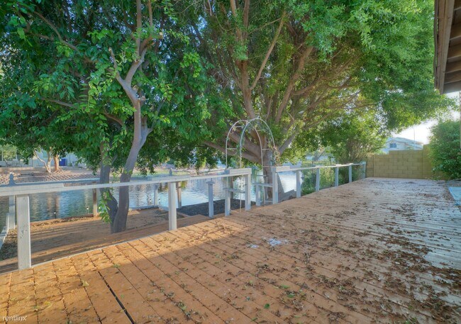 1405 E Chicago Cir Chandler, AZ 85225 photo 4