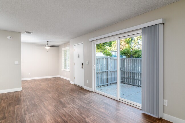 390 Alameda Del Prado, Novato, CA 94949 photo 3