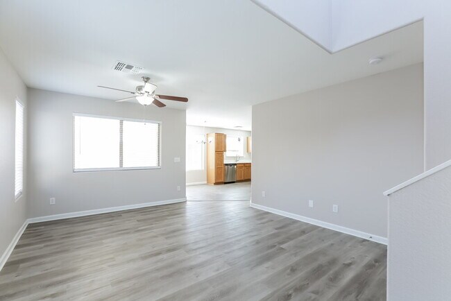 15999 W Moreland St Goodyear, AZ 85338 photo 4