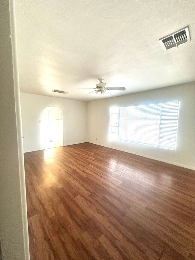 801 N Gilbert Ave Casa Grande, AZ 85122 photo 4
