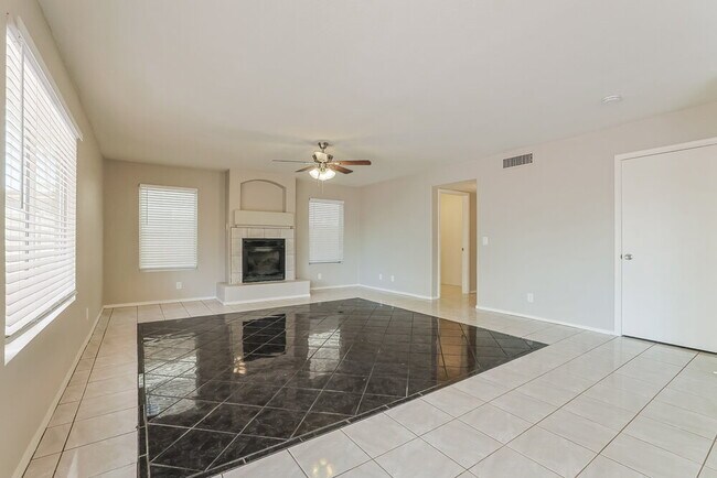 177 W Shamrock St Gilbert, AZ 85233 photo 4