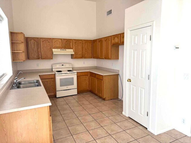 7339 E Lakeview Ave Mesa, AZ 85209 photo 5