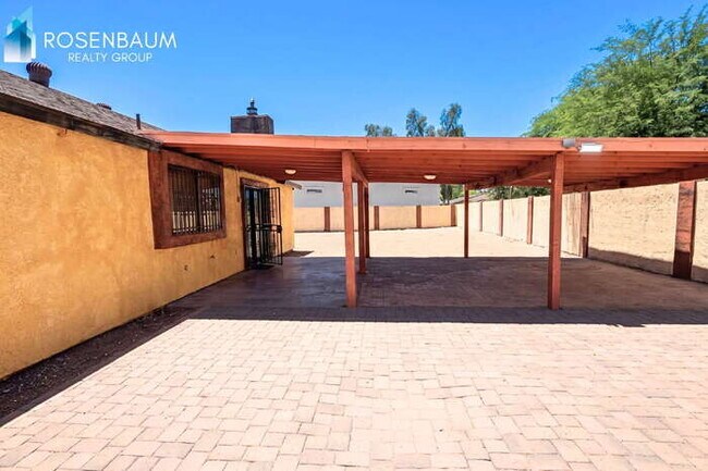 3452 N 67th Dr Phoenix, AZ 85033 photo 4