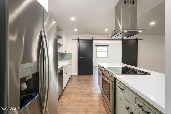 3731 E Janice Wy Phoenix, AZ 85032 photo 5