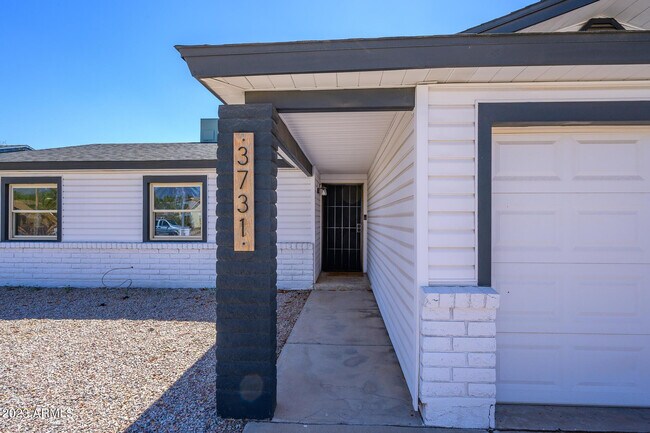3731 E Janice Wy Phoenix, AZ 85032 photo 3