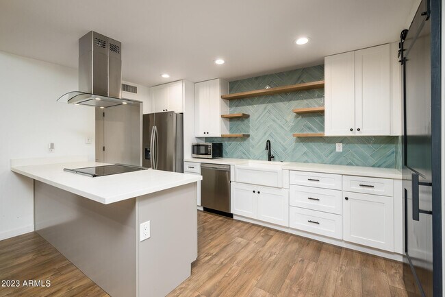 3731 E Janice Wy Phoenix, AZ 85032 photo 4