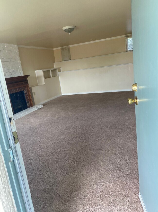 5824 Tehama Ave Richmond, CA 94804 photo 2