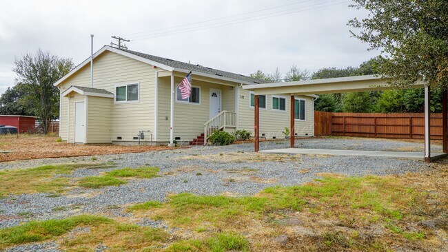 382 Ely Rd N photo 2