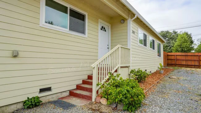382 Ely Rd N photo 5