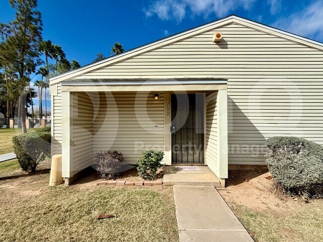 753 E Woodman Dr Tempe, AZ 85283 photo 2