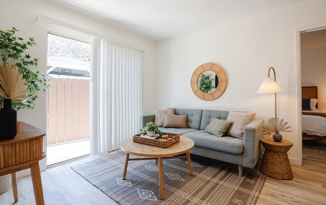 3748.5 Jewell St San Diego, CA 92109