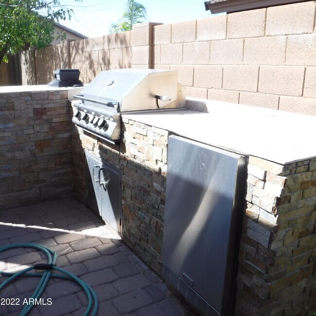 9831 E Rosemary Ln Scottsdale, AZ 85260 photo 4