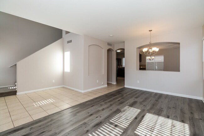 7233 S 40th Ave Phoenix, AZ 85041 photo 3