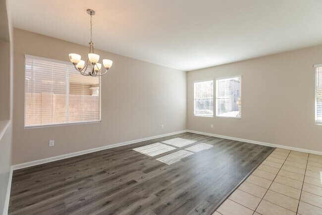 7233 S 40th Ave Phoenix, AZ 85041 photo 4