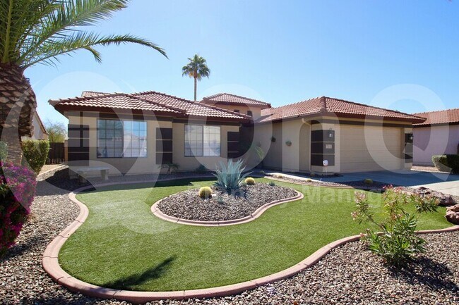 15215 W Gelding Dr Surprise, AZ 85379 photo 2