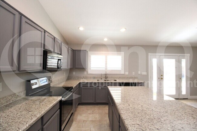 15215 W Gelding Dr Surprise, AZ 85379 photo 3