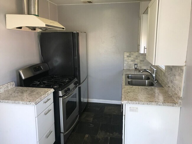 Standalone Studio With Private Yard! photo 2
