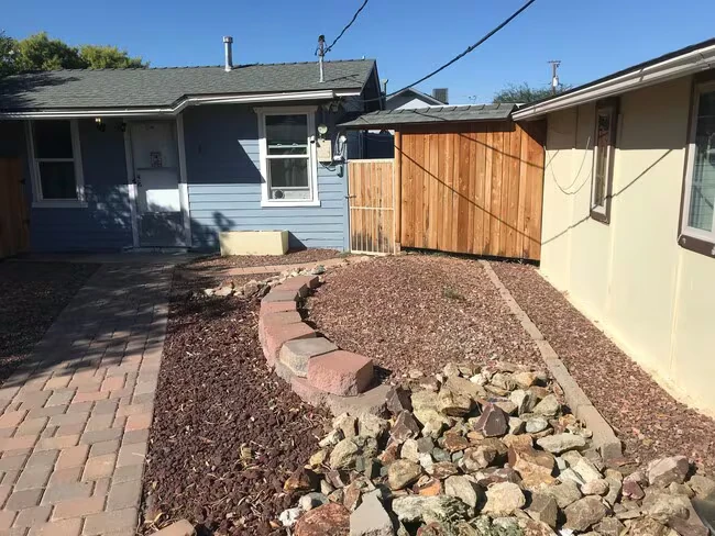 Standalone Studio With Private Yard! photo 3