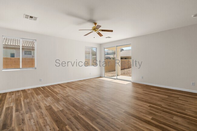 7315 S 73rd Dr Phoenix, AZ 85339 photo 2