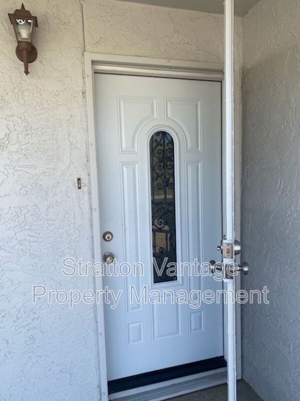 10217 N 97th Ave Peoria, AZ 85345 photo 3