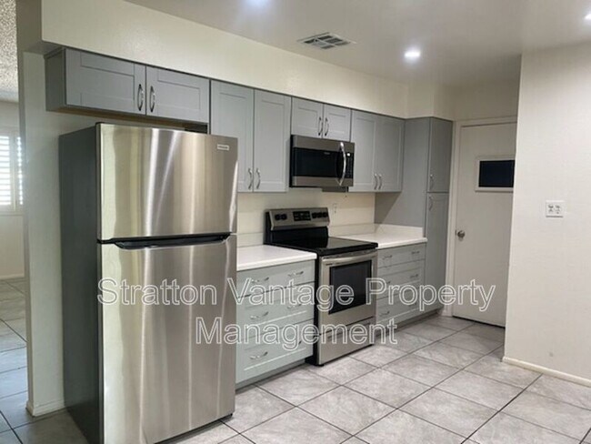 10217 N 97th Ave Peoria, AZ 85345 photo 4