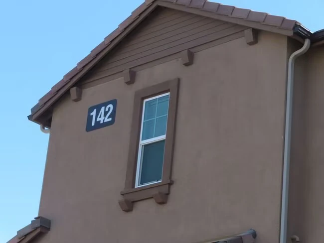40585 Melrose Dr Temecula, CA 92591 photo 2