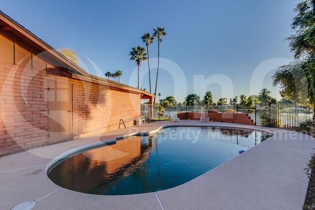2443 W Via Rialto Cir Mesa, AZ 85202 photo 5