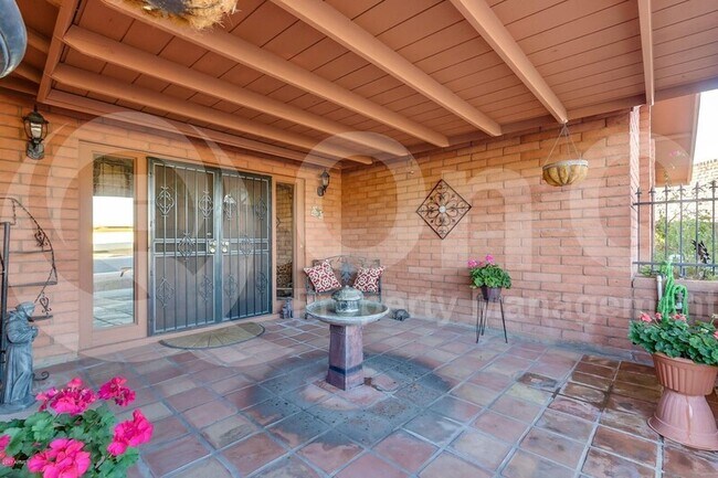 2443 W Via Rialto Cir Mesa, AZ 85202 photo 3