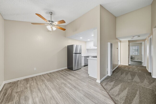 Midway Gardens Apartments photo 4