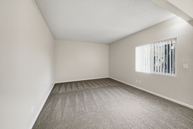 Midway Gardens Apartments photo 5