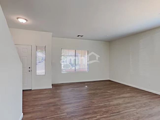 3734 W Nancy Ln Phoenix, AZ 85041 photo 4
