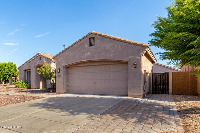 359 E Horseshoe Ave photo 5
