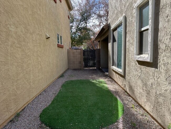 3292 E Sheffield Rd Gilbert, AZ 85296 photo 2