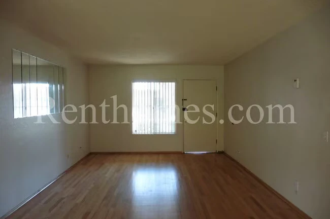 7576 Winterwood Ln San Diego, CA 92126 photo 3