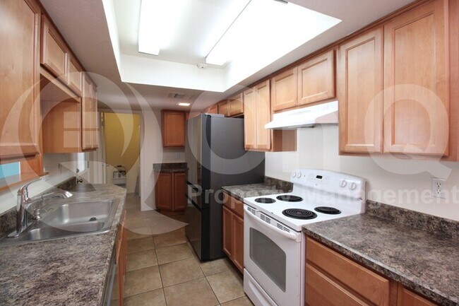 3705 S Dennis Dr Tempe, AZ 85282 photo 4