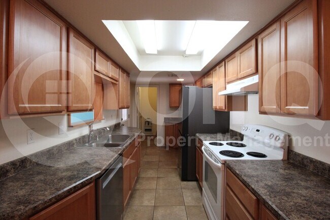 3705 S Dennis Dr Tempe, AZ 85282 photo 3
