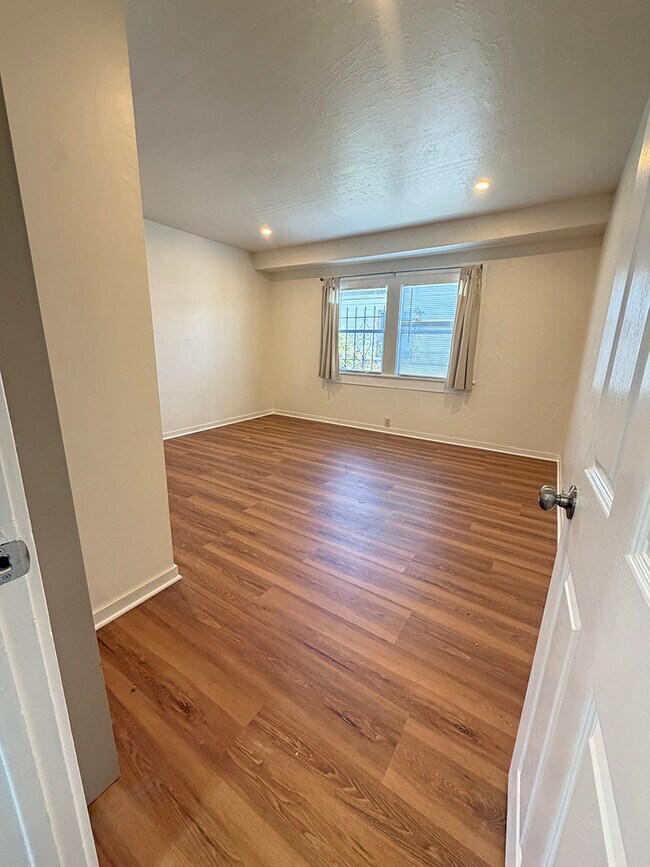 2539 Grande Vista Ave Oakland, CA 94601 photo 5